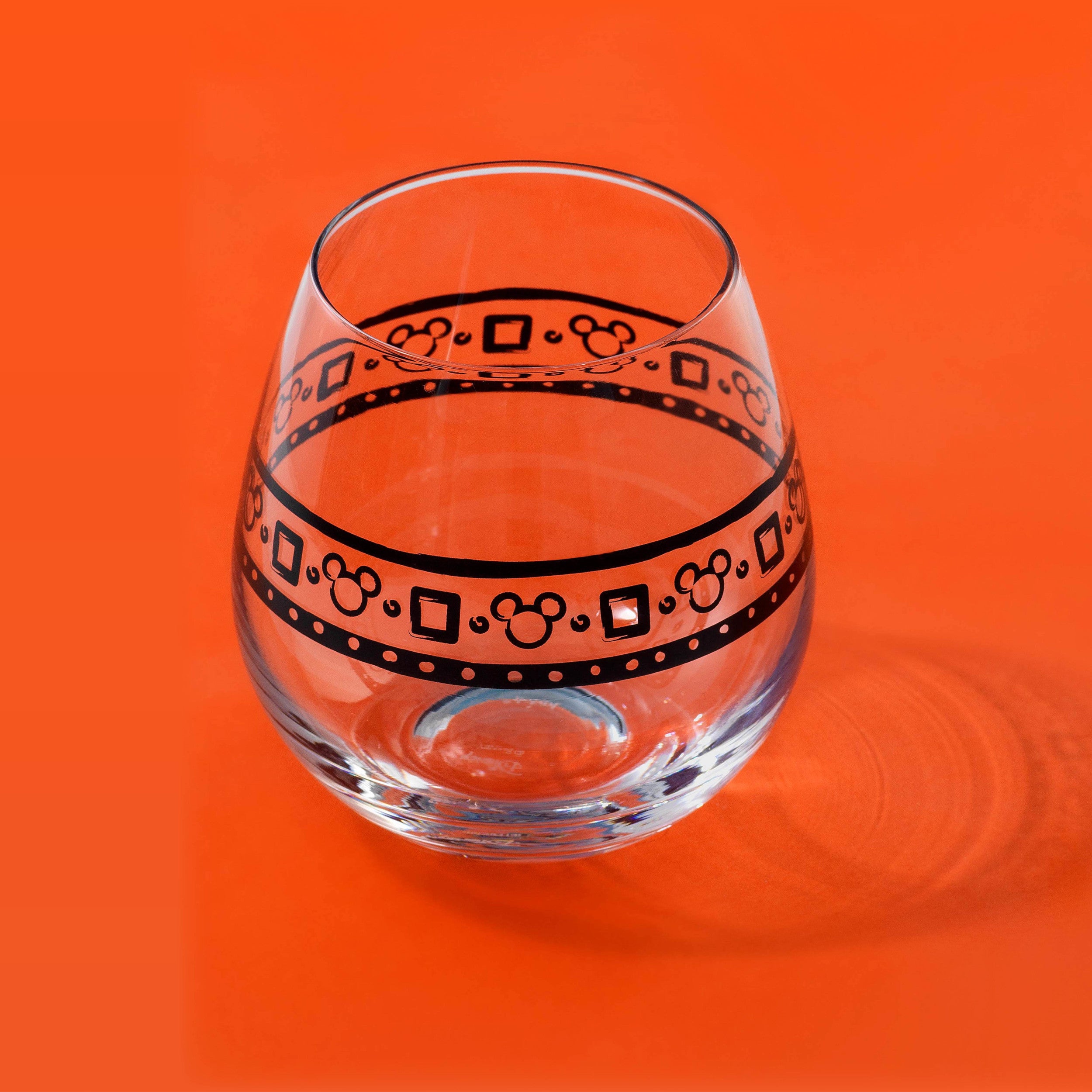 disney-mickey-mouse-geo-picnic-stemless-wine-glasses-set-of-4-15-oz image 4