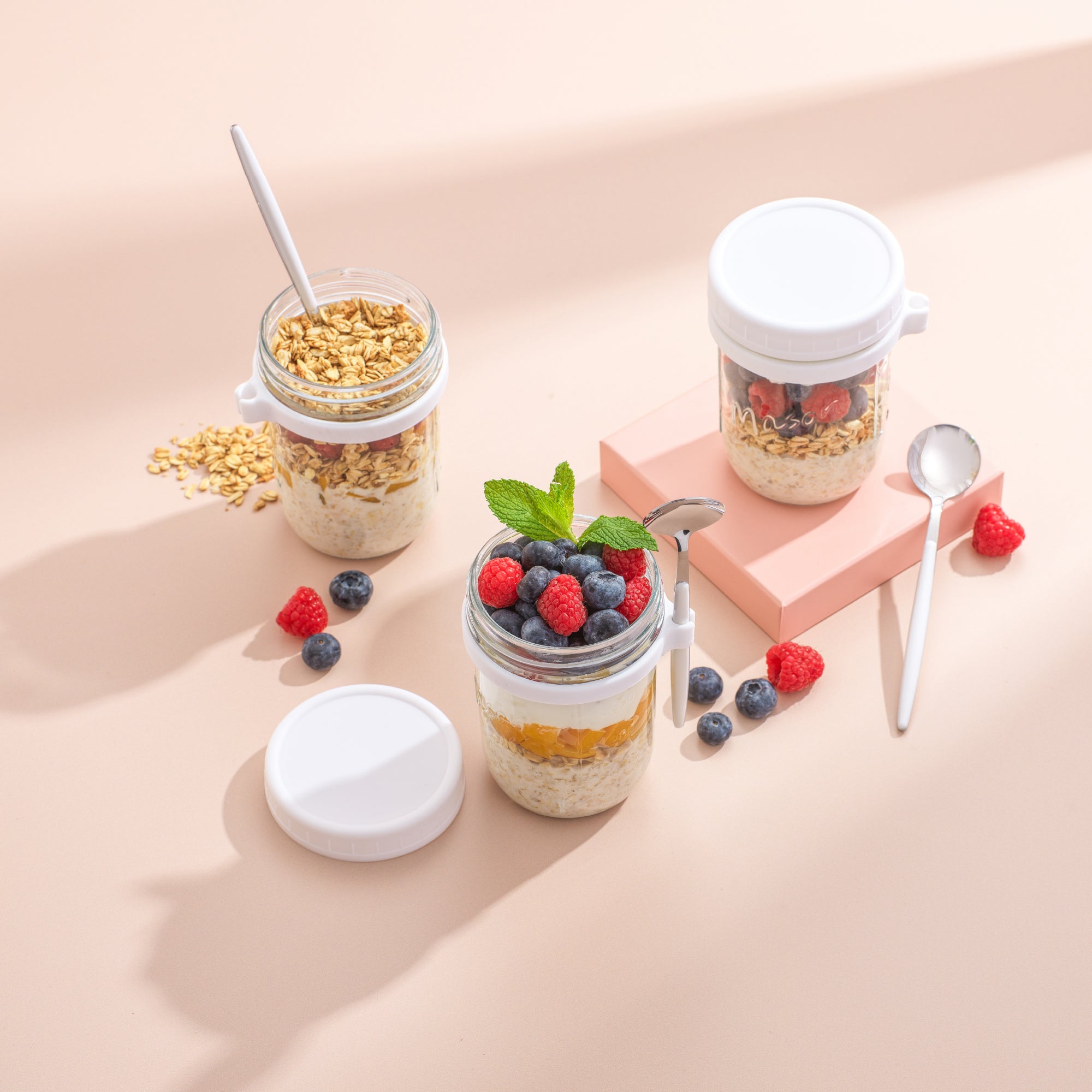joyjolt-dawn-3-piece-overnight-oats-glass-container-set-with-spoons image 2