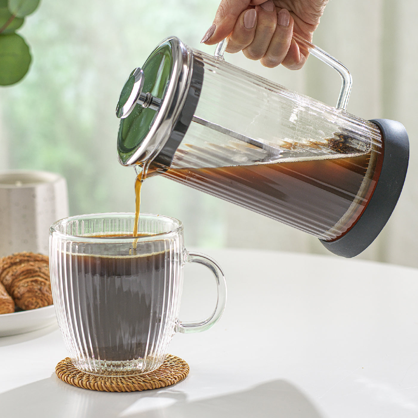 joyjolt-fluted-french-press-33-8-oz-borosilicate-glass-coffee-maker-with-stainle image 8